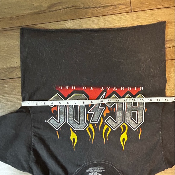 AC/DC band acid wash grey t with sparkly letters size M 💯 % cotton - Picture 6 of 7
